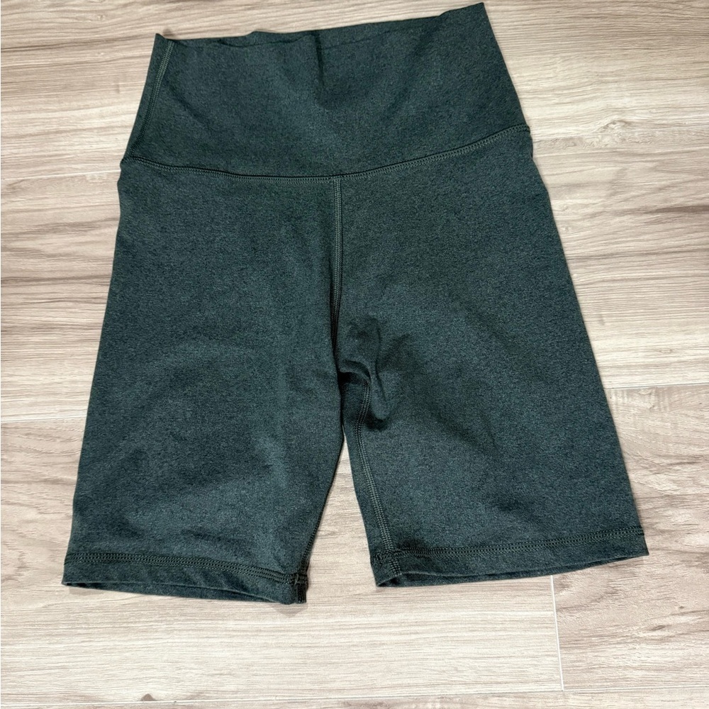 Aerie women's shorts size S color olive green